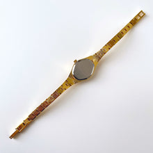 Load image into Gallery viewer, Vintage Ladies Sekonda Gold-Tone Quartz Watch with Heart Shaped Dial
