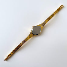 Load image into Gallery viewer, Vintage Ladies Sekonda Gold-Tone Watch with Heart Shaped Dial
