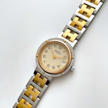 Load image into Gallery viewer, Vintage Two-Tone Hermès Clipper Ladies&#39; Quartz Watch with Round Beige Dial
