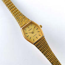 Load image into Gallery viewer, Vintage Ladies&#39; Gold-Plated Tissot Quartz Watch With Integrated Bracelet
