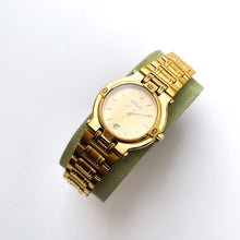 Load image into Gallery viewer, Vintage Gold-Plated Gucci Quartz Watch with Round Dial and Date Window - Boxed
