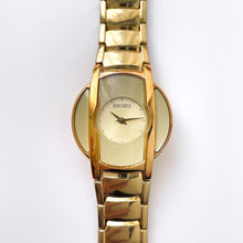 Load image into Gallery viewer, Vintage Gold-Plated Ladies&#39; Seiko Quartz Watch with Round Dial - Boxed
