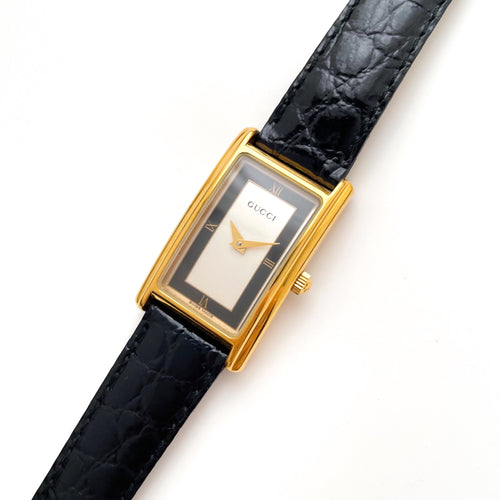 Vintage 1998 Gucci 2600L Quartz Watch with Rectangular Tank-Style Dial and Black Leather Strap