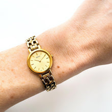 Load image into Gallery viewer, Vintage 1990s Gold-Plated Ladies&#39; Seiko Quartz Watch with Round Dial and Intricate Bracelet
