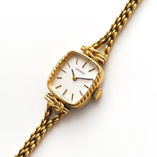 Load image into Gallery viewer, Vintage Gold-Plated Orient Ladies&#39; Mechanical Watch with Thin Chain Bracelet and Ornate Case
