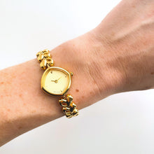 Load image into Gallery viewer, Dainty Ladies&#39; Gold-Plated Quartz Watch with Heart Pattern Bracelet
