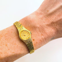 Load image into Gallery viewer, Vintage 1970s Gold-Plated Seiko Ladies&#39; Mechanical Watch with Round Dial
