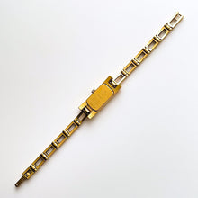 Load image into Gallery viewer, Vintage Ladies&#39; 90s Gucci 3900L Quartz Watch with Textured Rectangular Gold Dial
