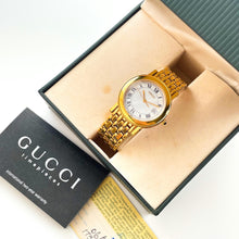 Load image into Gallery viewer, Vintage Unisex 90s Gucci 7300M Quartz Watch with Date Window and Gold-Plated Bracelet - Boxed
