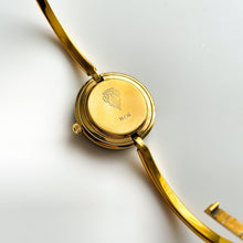 Load image into Gallery viewer, Rare Boxed 90s Gucci Bangle Watch with Interchangeable Bezels
