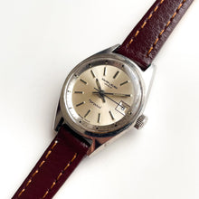 Load image into Gallery viewer, Vintage Favre-Leuba &quot;Harpoon&quot; Automatic Watch with Silver Dial and Date Window
