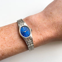 Load image into Gallery viewer, 1974 Silver-Tone Seiko Mechanical Watch with Blue Dial
