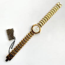 Load image into Gallery viewer, Vintage 1990s Gold-Plated Ladies&#39; Seiko Quartz Watch with Round Mother of Pearl Dial
