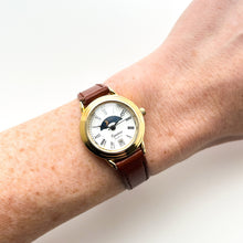 Load image into Gallery viewer, Ladies&#39; 90s Sun &amp; Moon Equinox Quartz Watch with Brown Leather Strap
